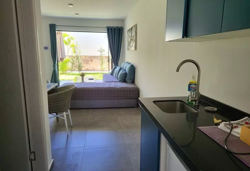 هتل Oasis Dream Holidays   La Petite France
