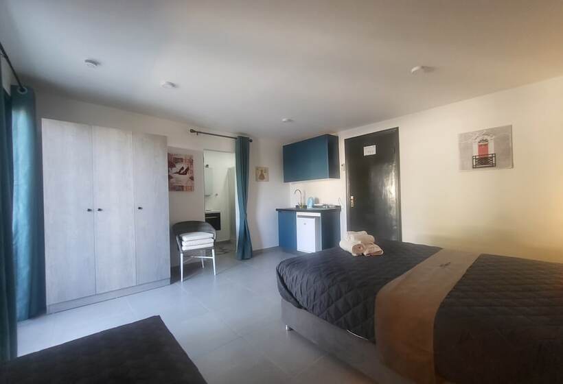 בית מלון כפרי Oasis Dream Holidays   La Petite France