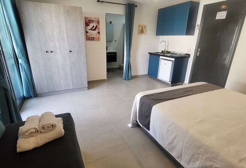 בית מלון כפרי Oasis Dream Holidays   La Petite France