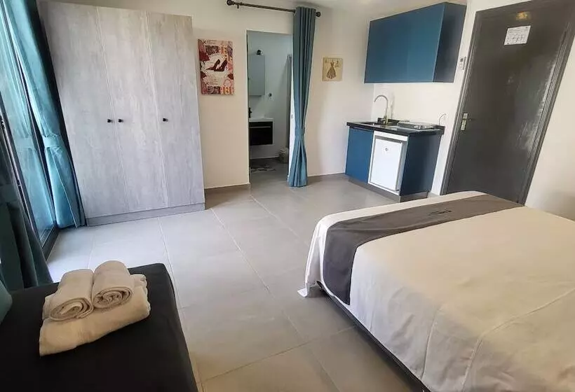 هتل Oasis Dream Holidays   La Petite France