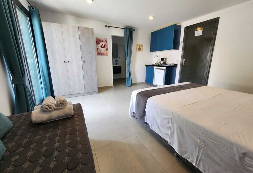 בית מלון כפרי Oasis Dream Holidays   La Petite France