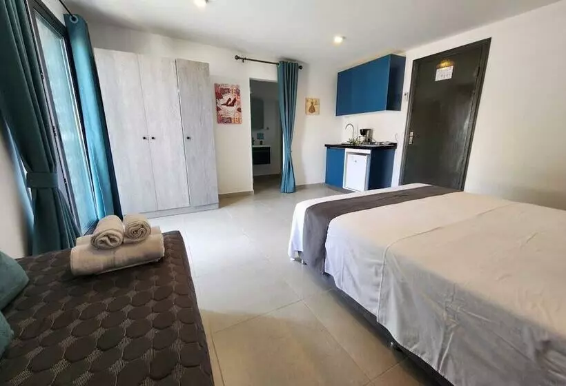 هتل Oasis Dream Holidays   La Petite France