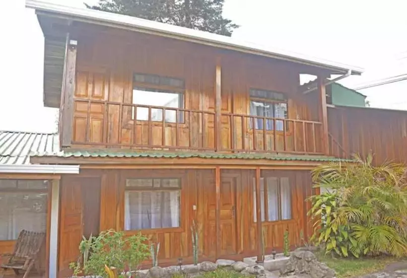 پانسیون Cowboy Hostel   Habitaciones Con Baño Privado