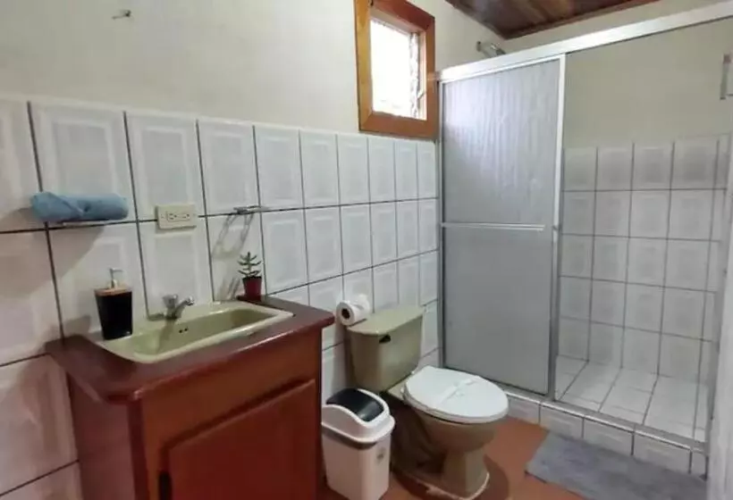 پانسیون Cowboy Hostel   Habitaciones Con Baño Privado