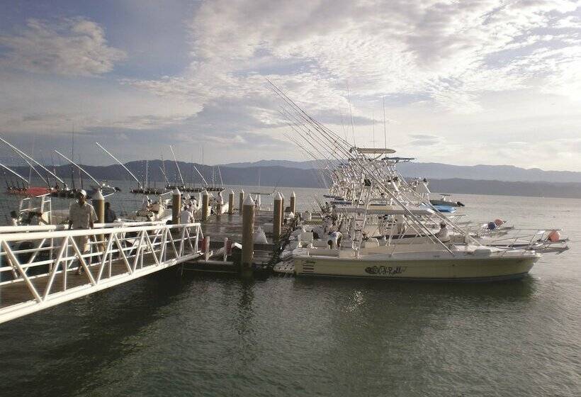 Crocodile Bay Resort