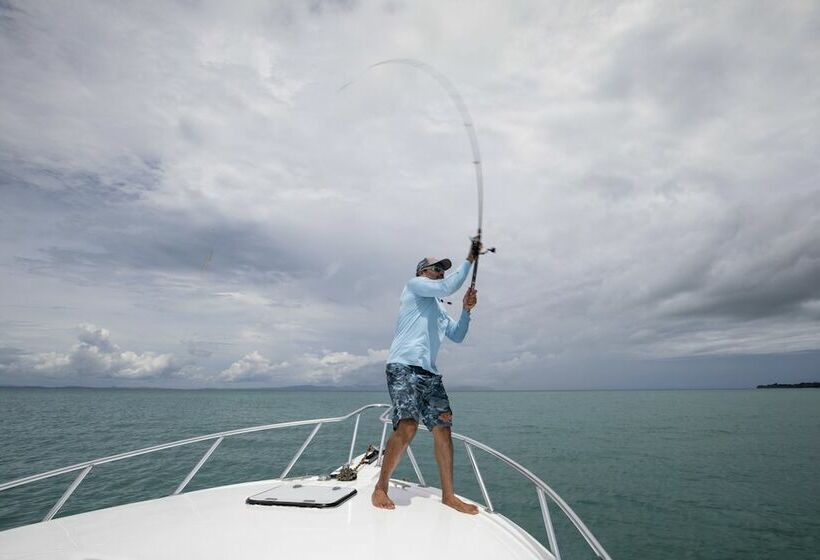 Crocodile Bay Resort