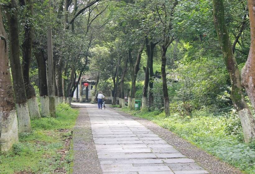 Szálloda Bamboo House Resort