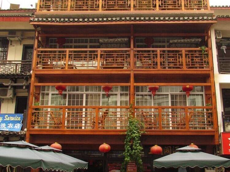 Szálloda Bamboo House Resort