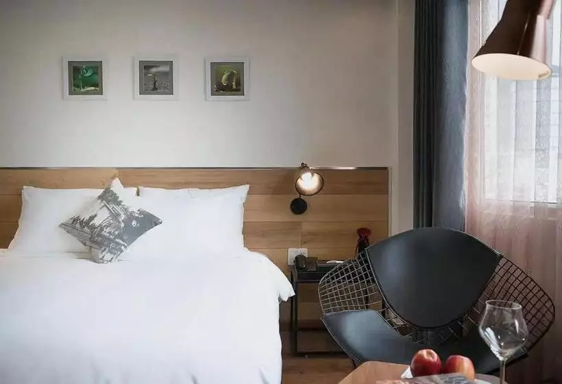 C Central Hotel đề Thám Bùi Viện Walking Street