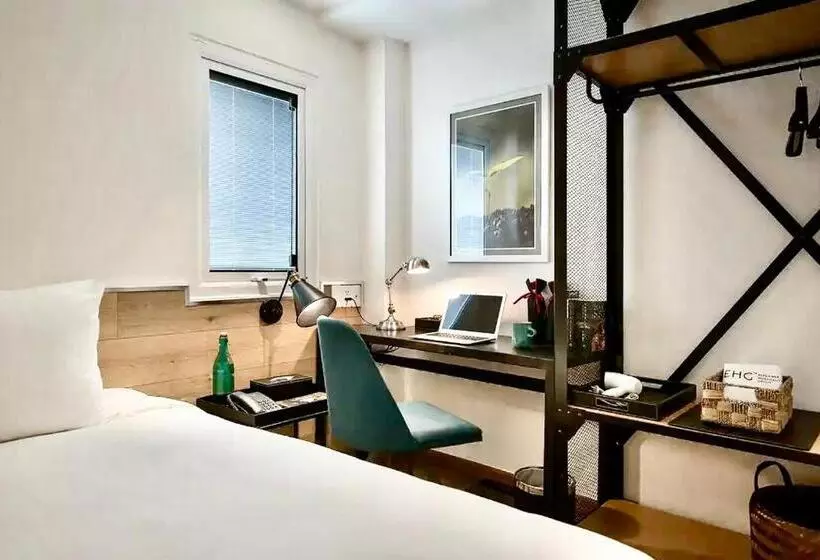 C Central Hotel đề Thám Bùi Viện Walking Street