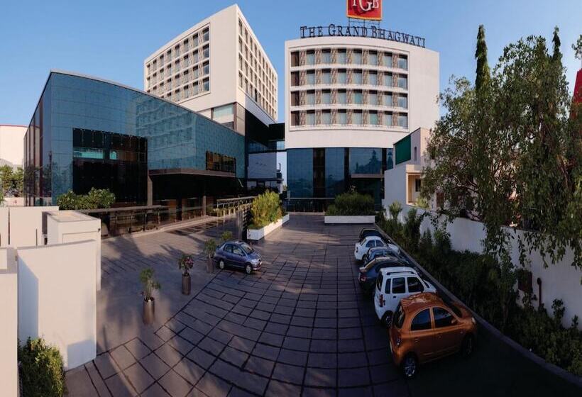 فندق Orange Megastructure Llp