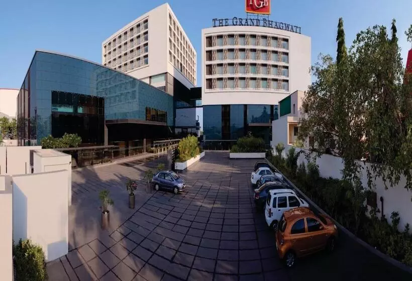 Hotel Orange Megastructure Llp