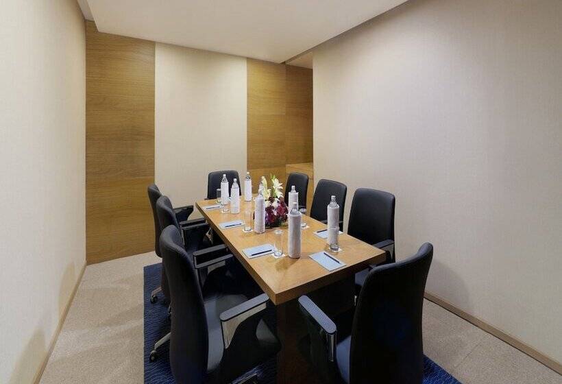 فندق Orange Megastructure Llp