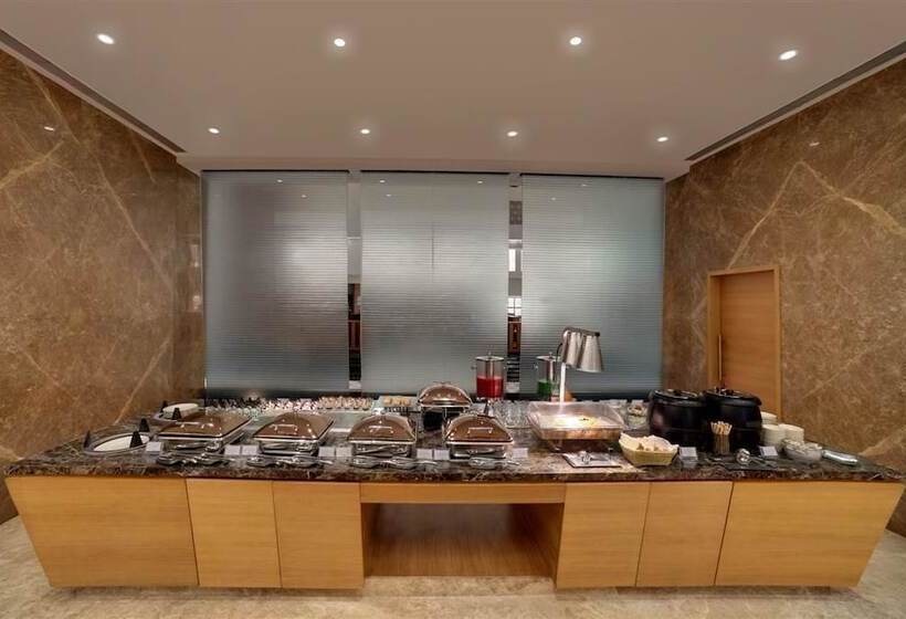 فندق Orange Megastructure Llp