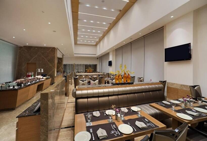 فندق Orange Megastructure Llp