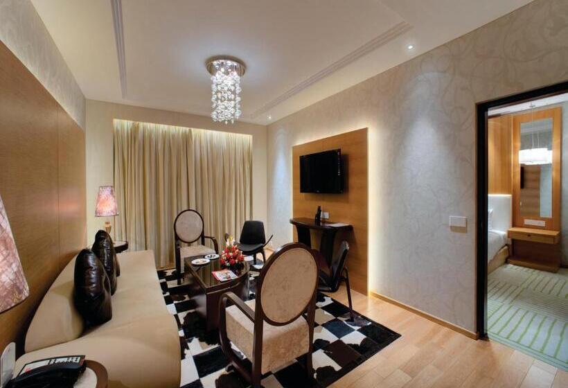 فندق Orange Megastructure Llp