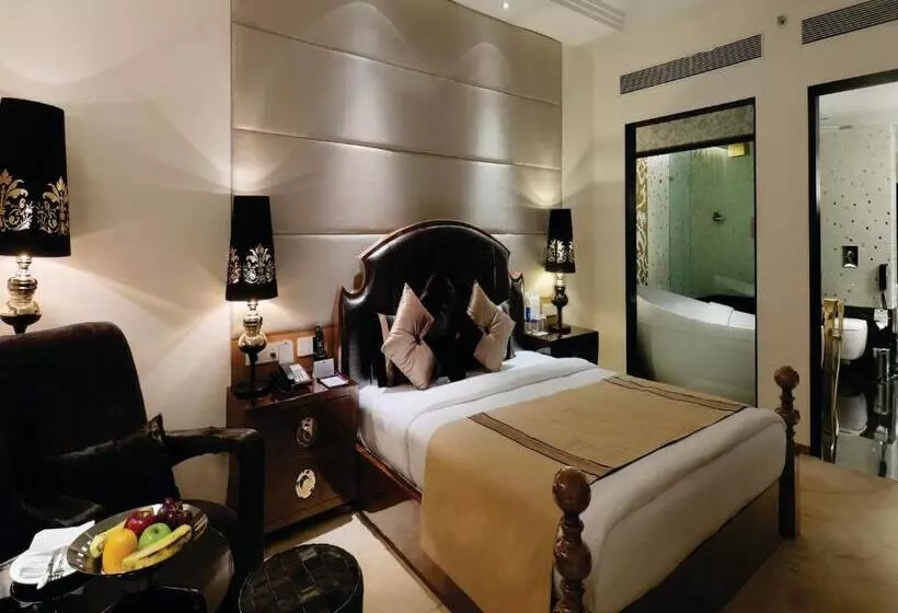 Hotel Orange Megastructure Llp