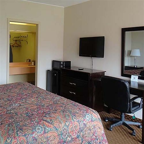 فندق على الطريق Red River Inn Alexandria