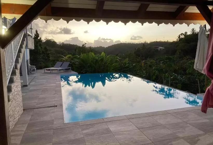 تختخواب و صبحانه Maison Jean