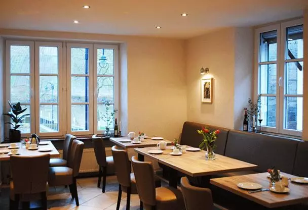 ベッドアンドブレックファースト Gästehaus Weingut Schier Im Historischen Zehnthof