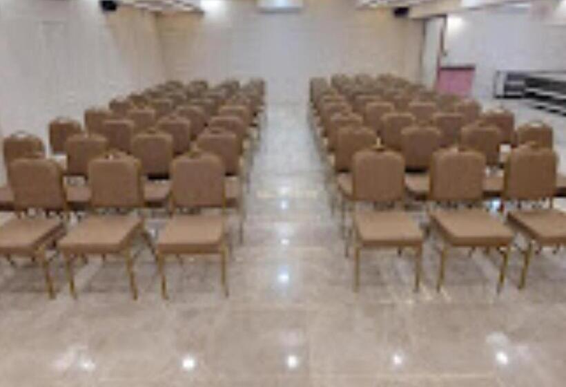 Отель Rose Gold