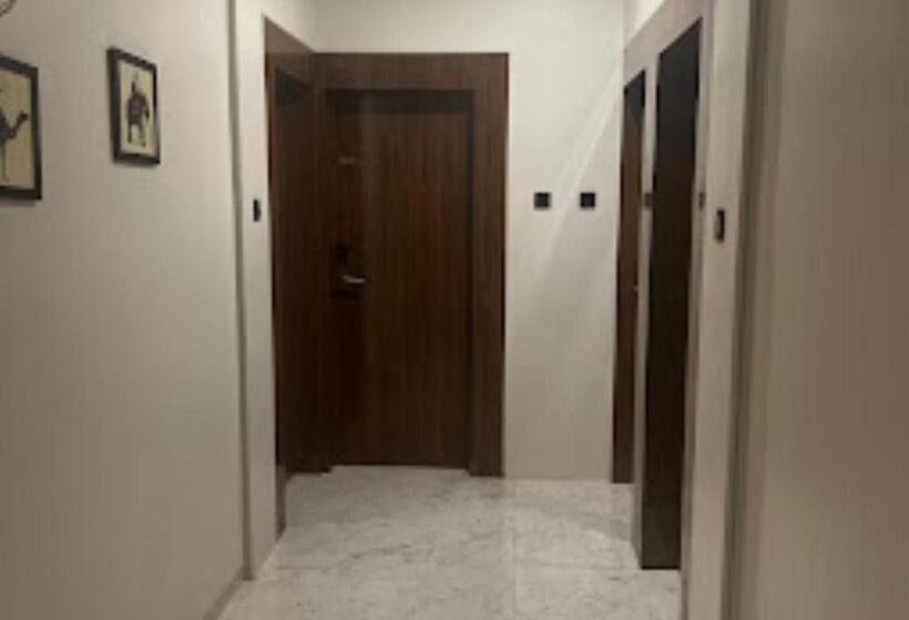 Отель Rose Gold