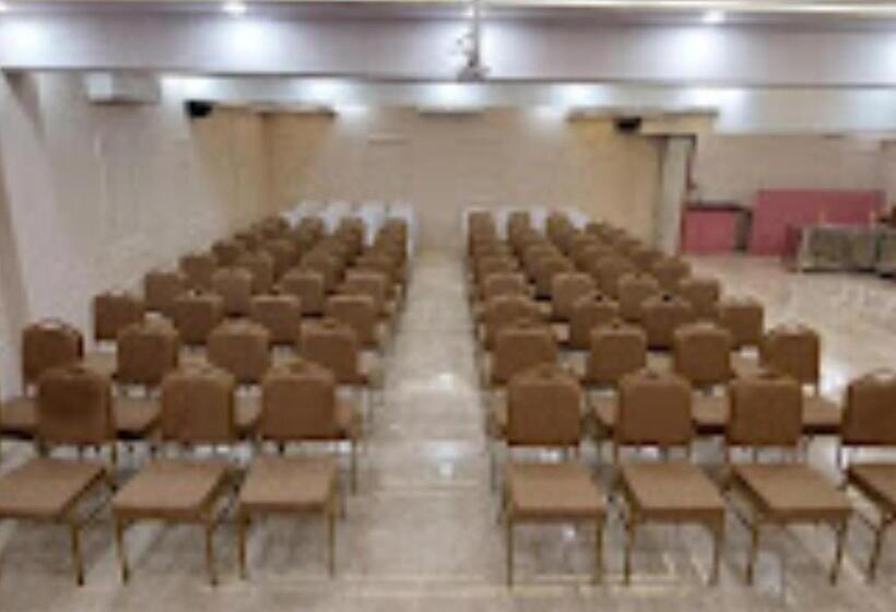 Отель Rose Gold