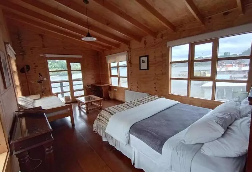 ペンション Hostal Palafito Waiwen