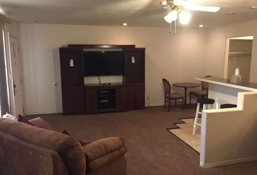 Hotelli Lovington Inn