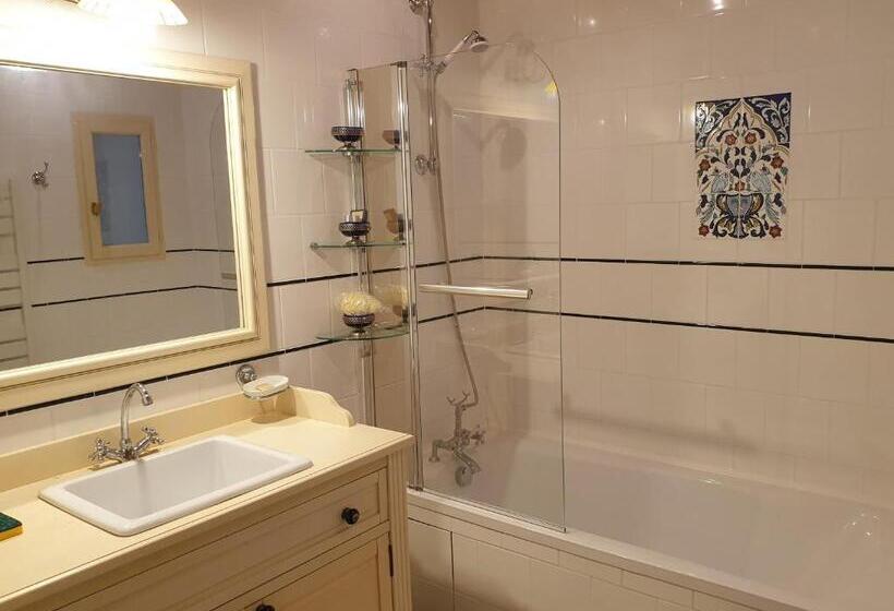 膳宿费 Les écuries