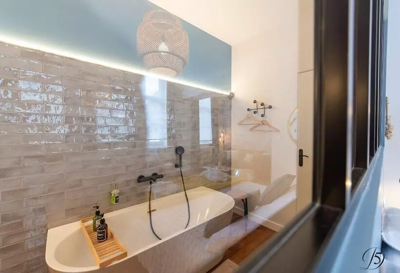 Aamiaismajoitus (B&B) La Demeure Numéro 5