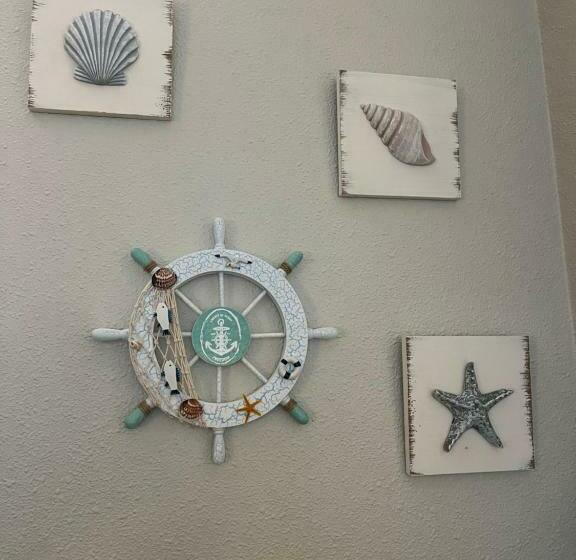 هتل Landmark Resort Interior Balcony