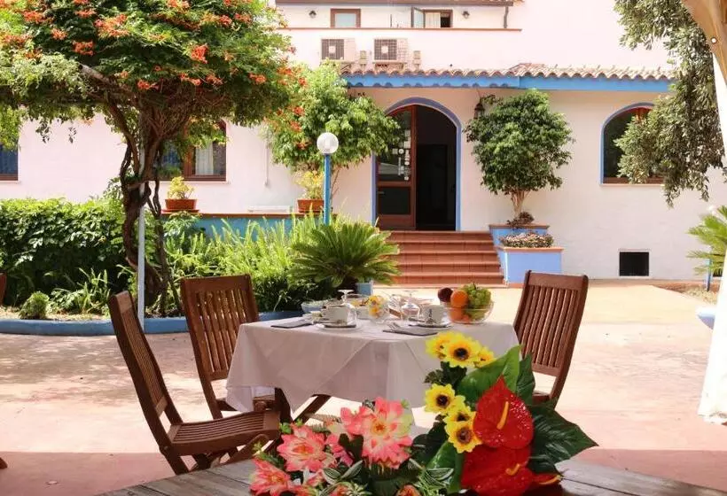Hotelli Villa Valentina Park