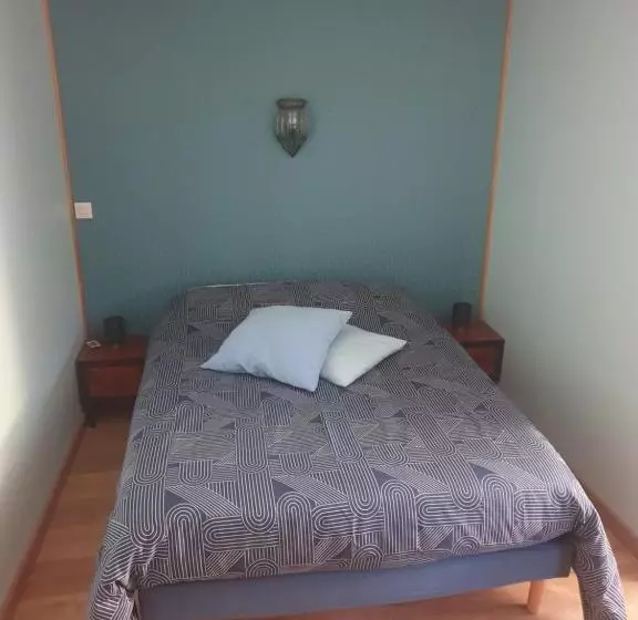 ベッドアンドブレックファースト 4 Safraniers