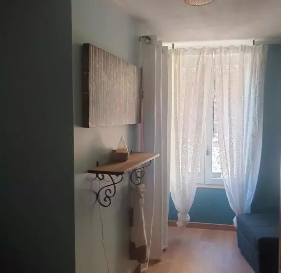 ベッドアンドブレックファースト 4 Safraniers