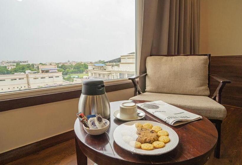 Hotel Treebo Premium Baramasi By Jai Club Prime