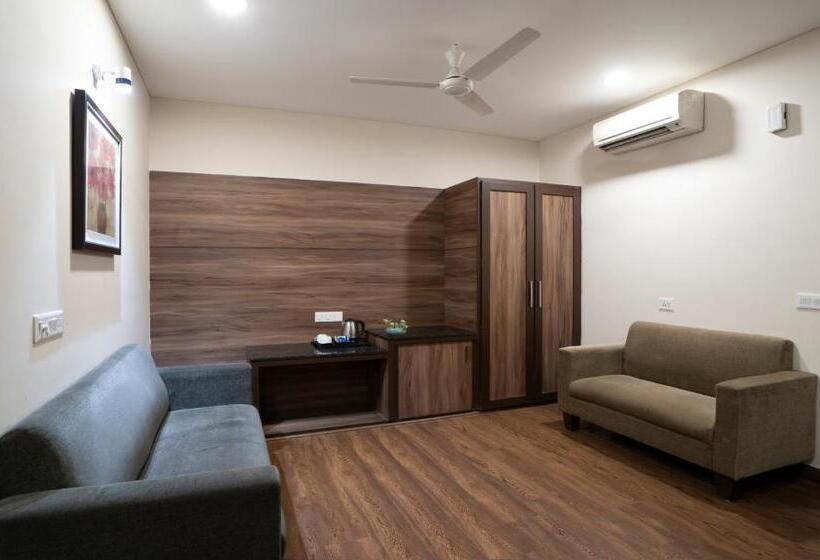 Hotel Treebo Premium Baramasi By Jai Club Prime