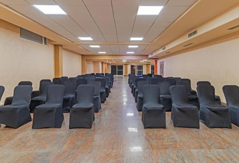 Hotel Treebo Premium Baramasi By Jai Club Prime