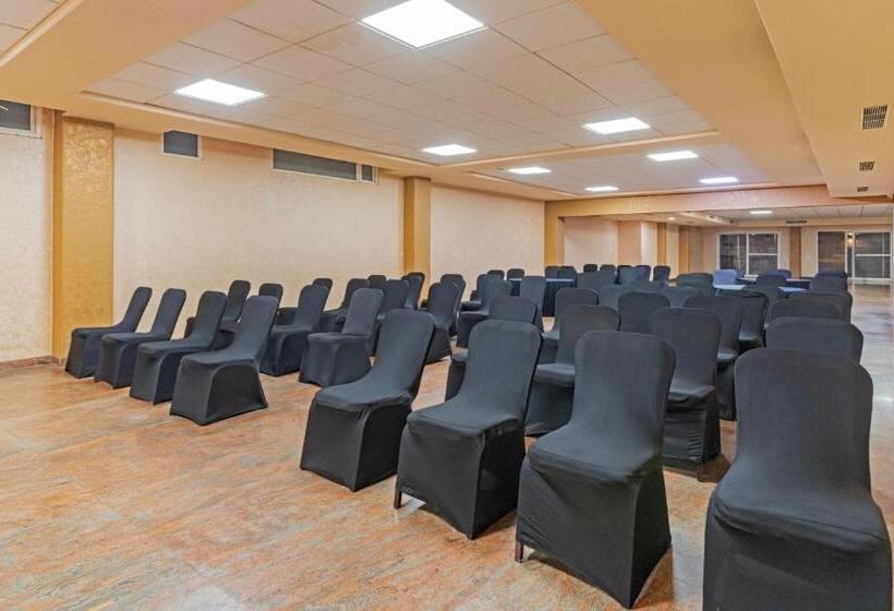 Hotel Treebo Premium Baramasi By Jai Club Prime