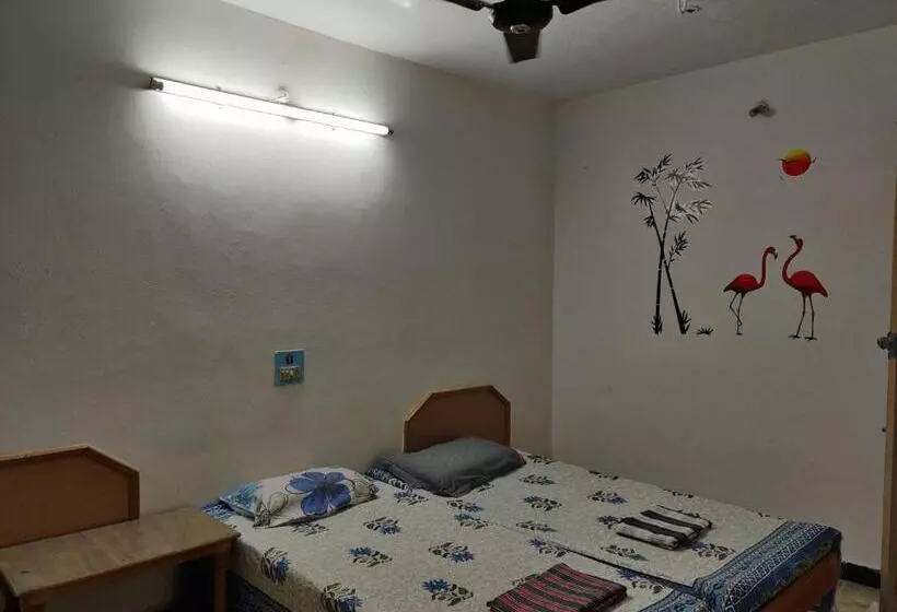 Hotelli Daya Dharma Residency