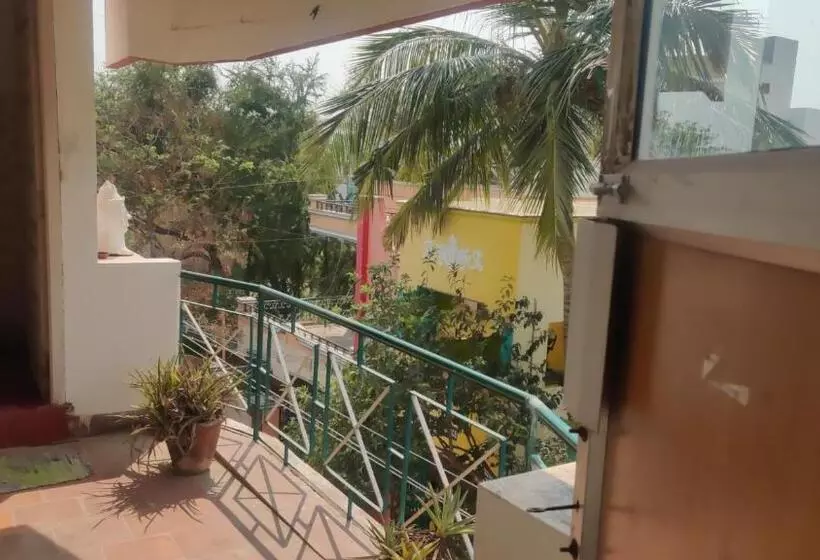 Hotelli Daya Dharma Residency