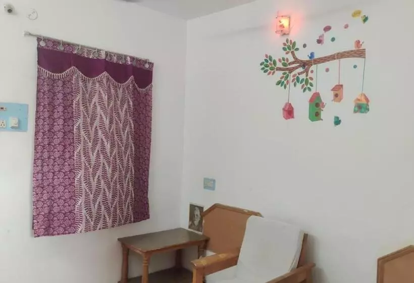 Hotelli Daya Dharma Residency