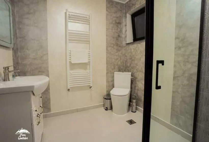 Majatalo Piatra Codrilor