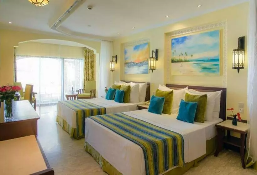 پانسیون Room In Bb   Sarova Whitesands Beach Resort Spa