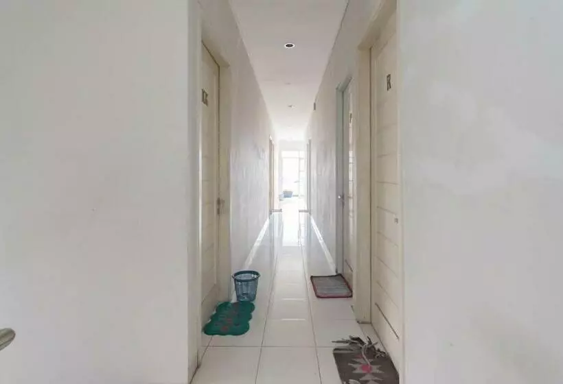 Hotelli Koolkost Syariah Near Alun Alun Tasikmalaya