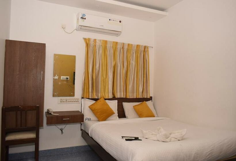 هتل Prakash Residence