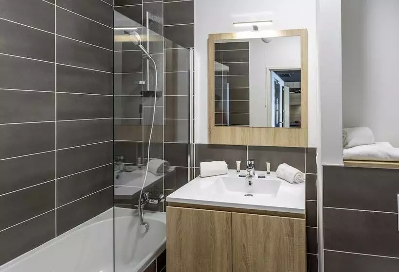 Nemea Appart Hotel Nice Arenas Aéroport