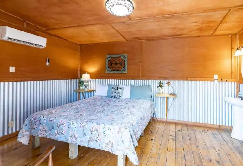 Hotelli The Historic Leakey Inn