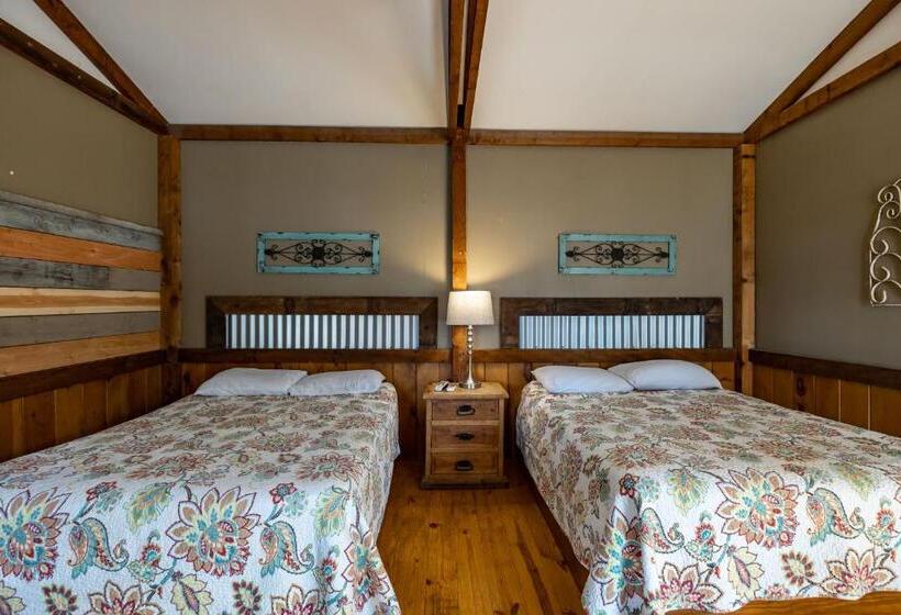 酒店 The Historic Leakey Inn