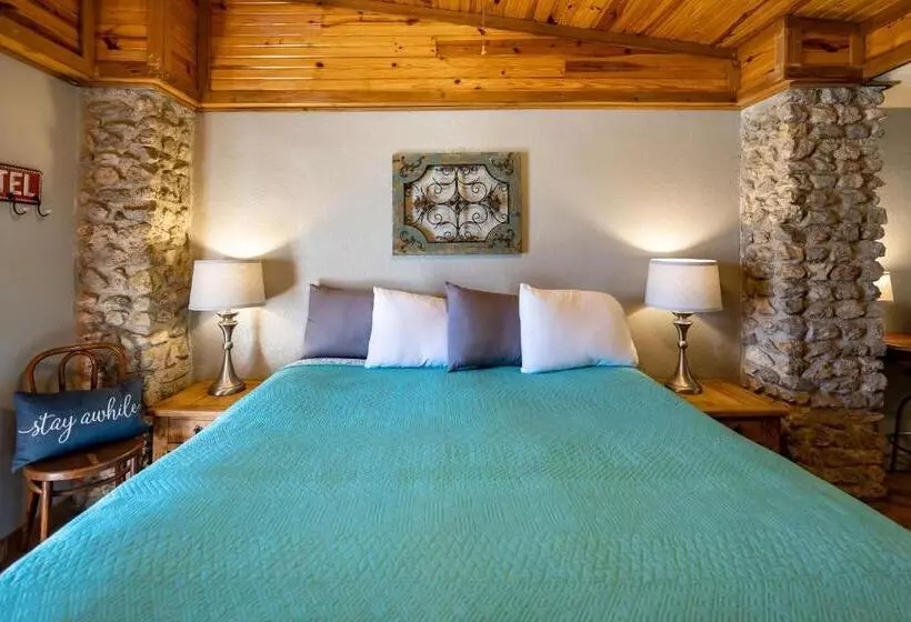 Hotelli The Historic Leakey Inn